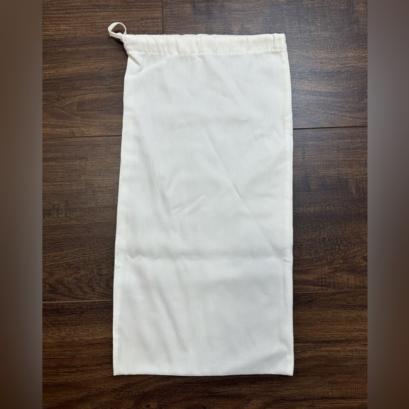 8x16.5” Ferragamo Dust Bag - Picture 2 of 3